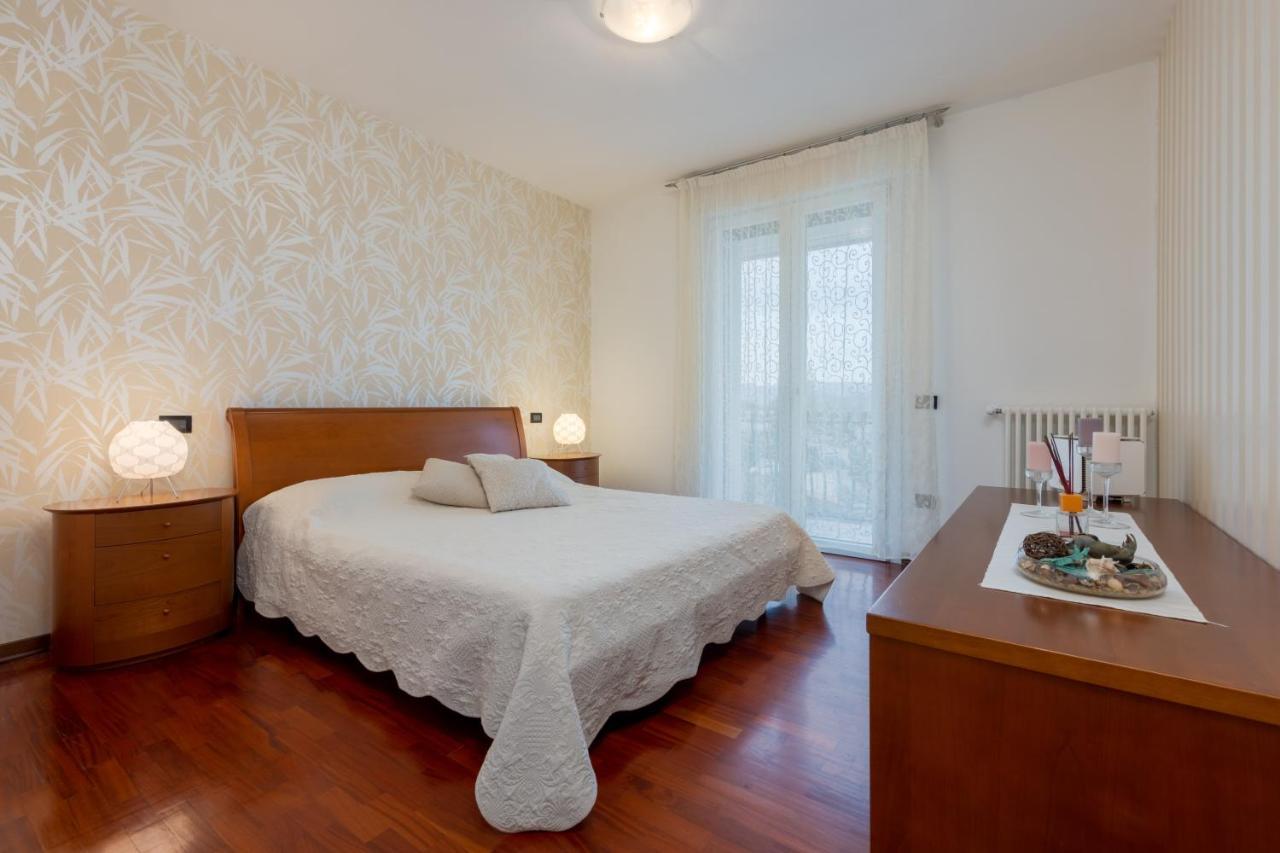 Giotto Guesthouse Due Carrare Luaran gambar